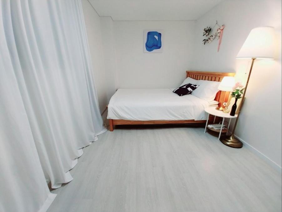 The Memory Apartment *